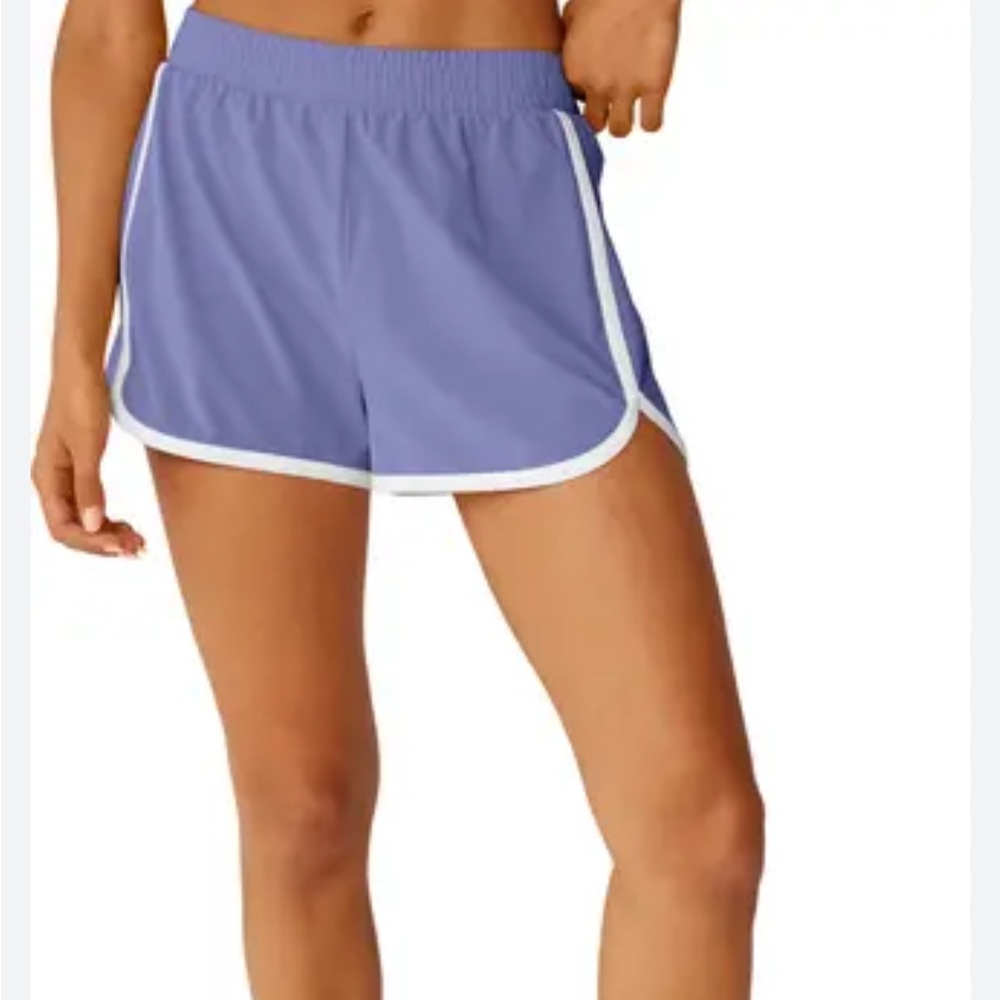 Beyond Yoga Go Retro Shorts Size Large NWT Purple